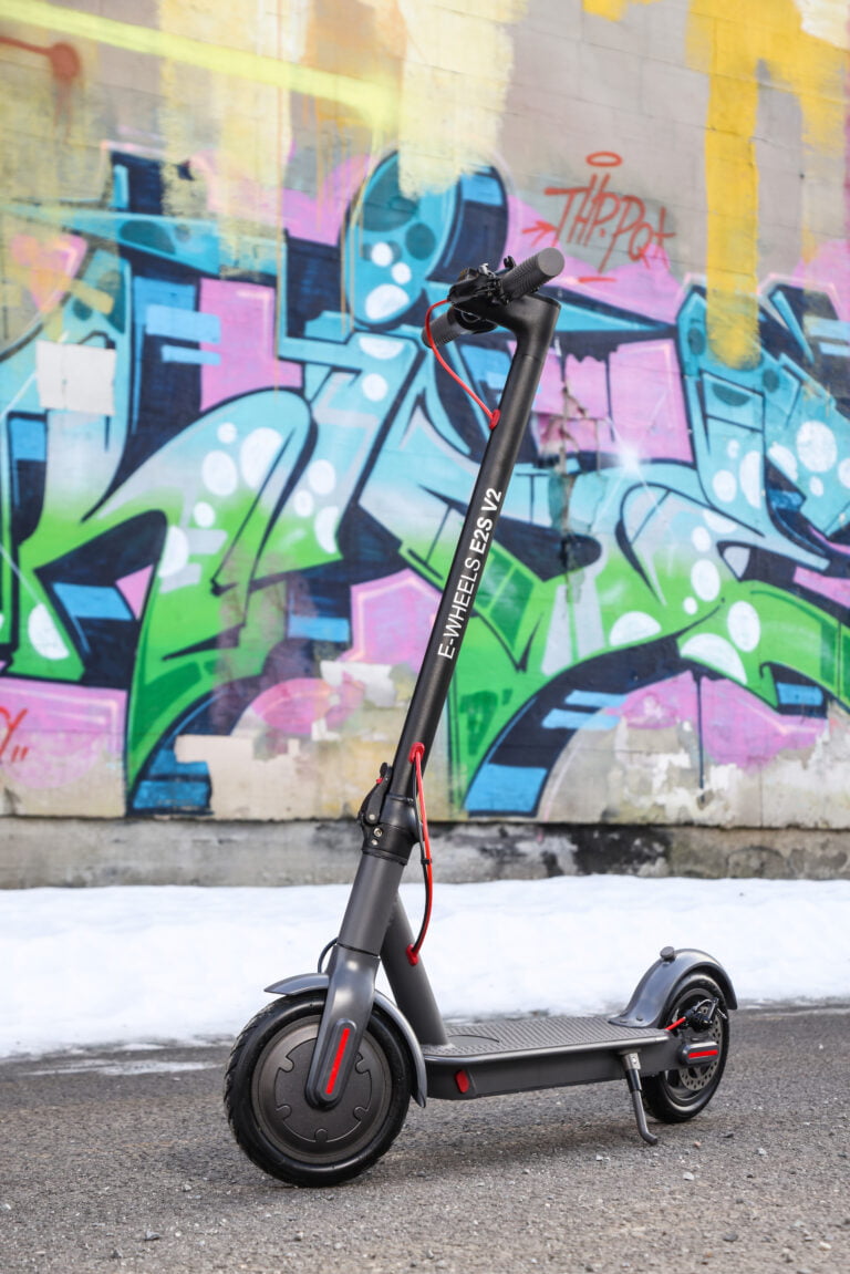 E-Wheels ES2 V2 – Kombinationen av stil och prestige i en elsparkcykel!