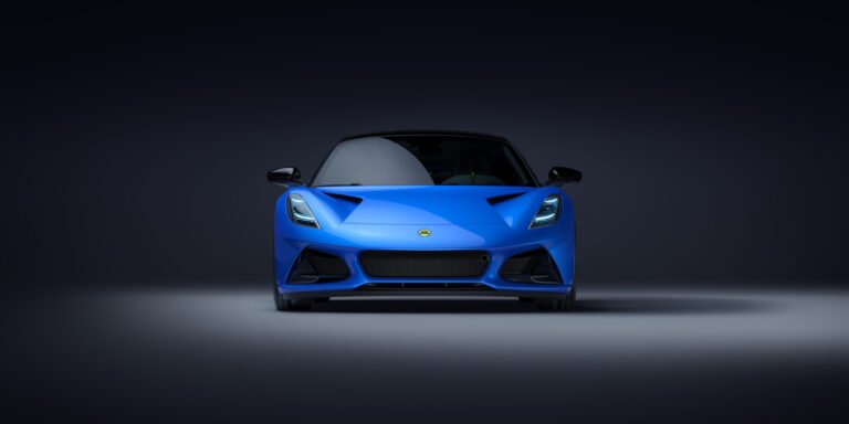 Lotus Emira -Supersportbilen med Adrenalin, Komfort & Prestige!