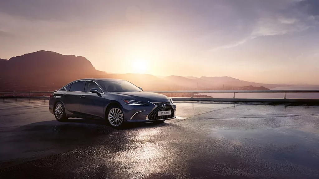 Nya Lexus ES 300h – Elegans och Effektivitet i Perfekt Harmoni!