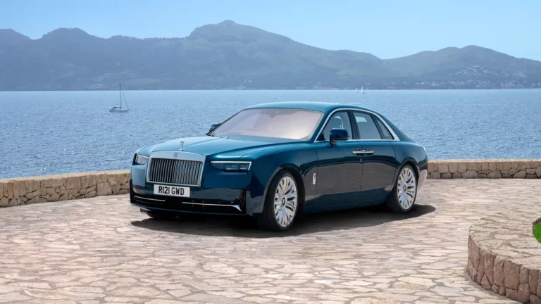 Rolls-Royce Ghost Series II: Tidlös Elegans och Innovativ Teknologi i Perfekt Harmoni