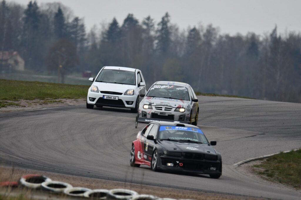 STEC: Skandinaviska Mästerskapet i Endurance & Experter på Tidtagning och Säkerhet för din Trackday!