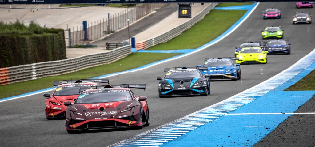 Hasse Söderström rapporterar direkt från Circuito de Jerez: ”Lamborghini Super Trofeo-finalerna blev en explosiv kraftmätning!”